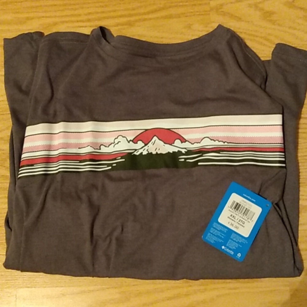NWT Columbia long sleeve mountain tee